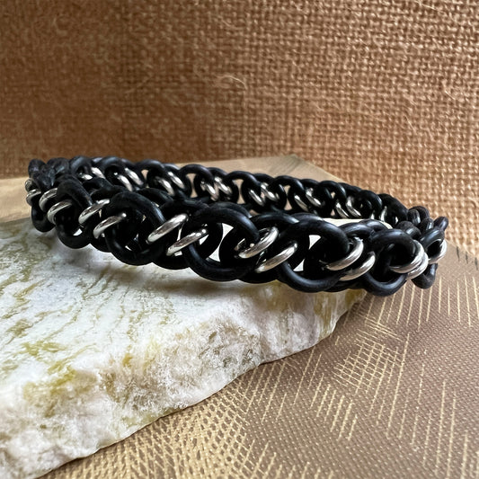 Acute Helm Stretch Bracelet - Chainmaille Projects