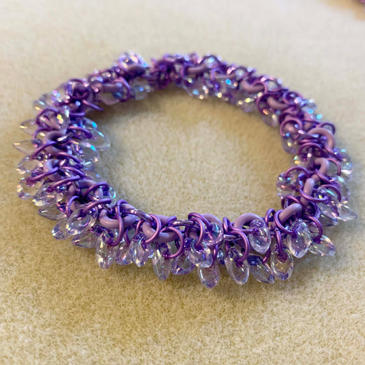 Stretchy Shaggy Magatama Bracelet
