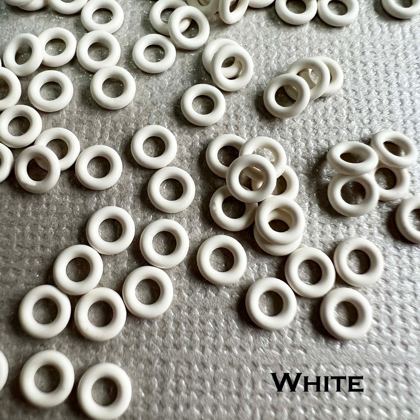 4mm Rubber O-Rings (ID: 2mm) - choose color