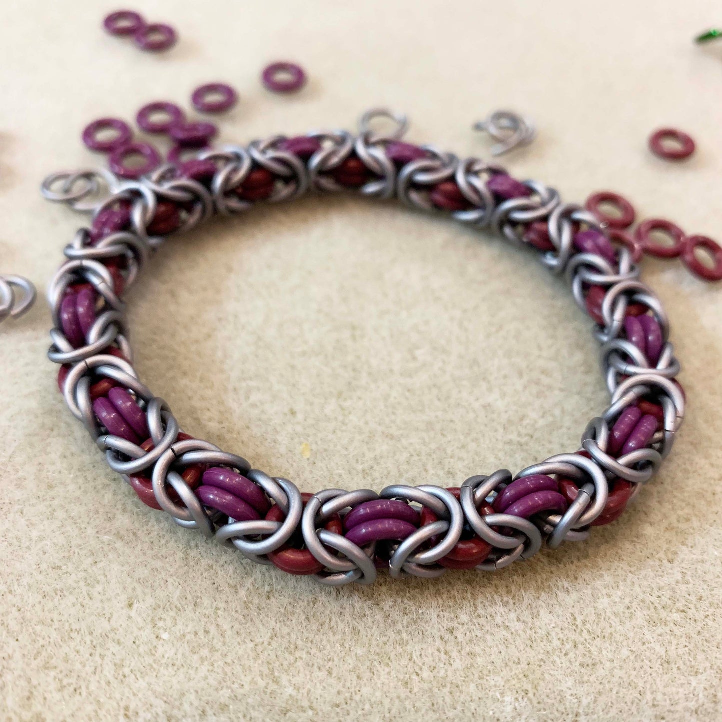 Byzantine Stretch Bracelet Kit with FREE video - 2 O-Ring Colors 1 Jump Ring Color (Kit on Demand)