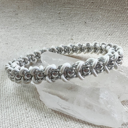 Coyote Beaded Stretch Bracelet Kit with Video Class - White and Silver