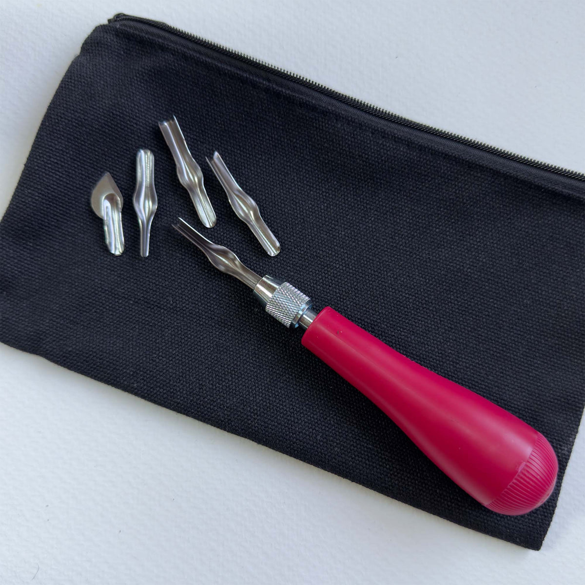 Speedball Linoleum Cutter Kit with Zipper Pouch - 5 interchangeable tips