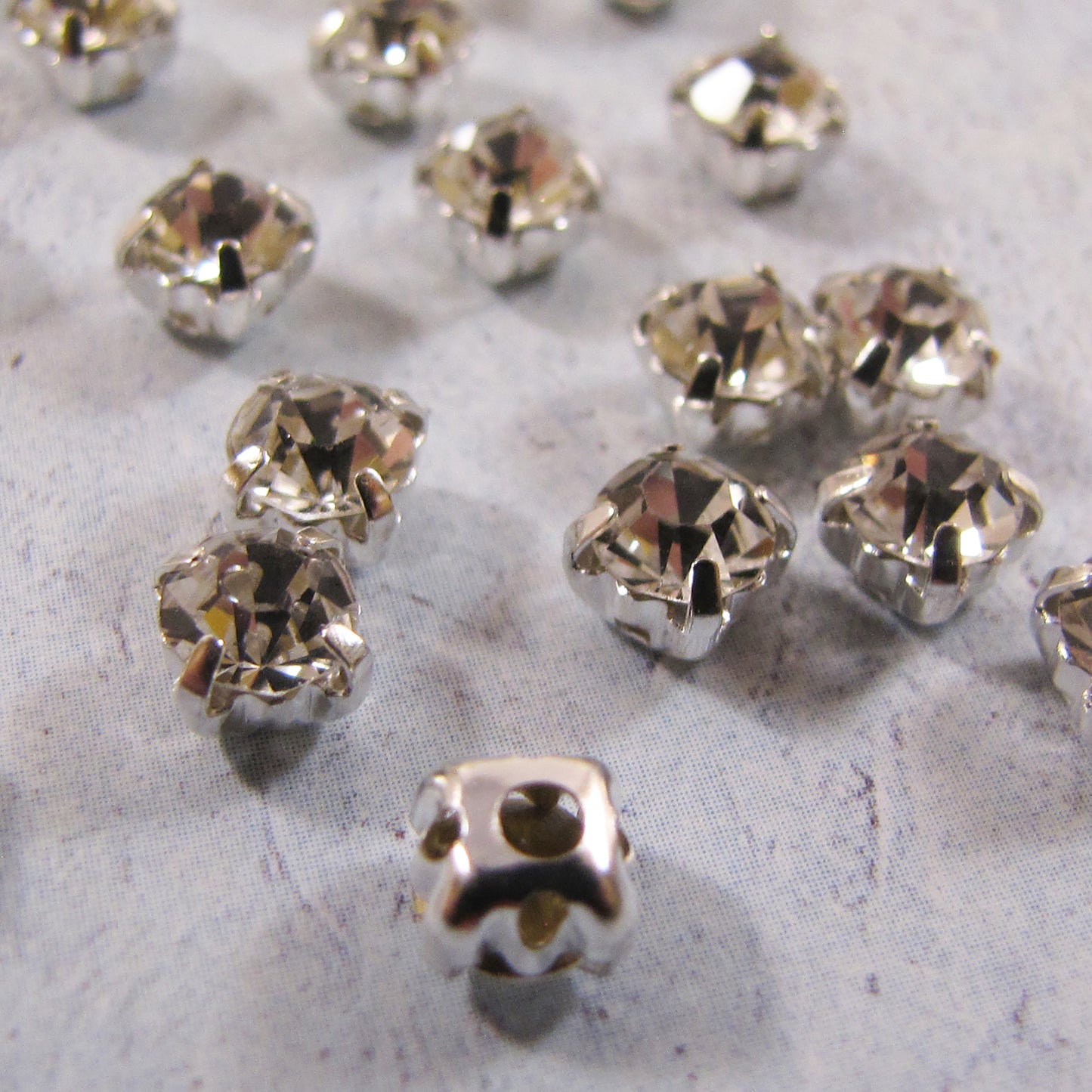 Glass Chaton Montees SS22 (4.9-5.1mm) - choose color & quantity