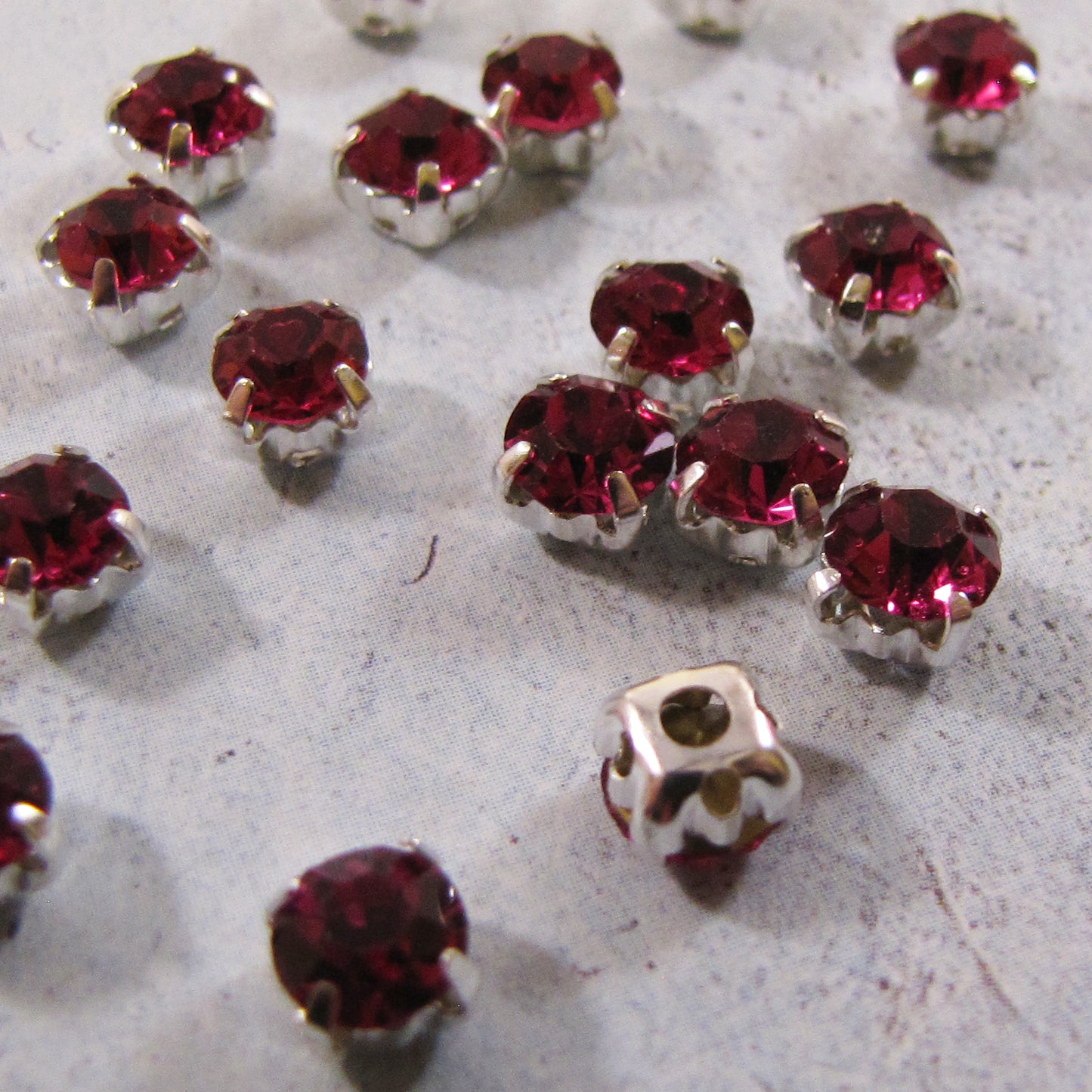 Glass Chaton Montees SS22 (4.9-5.1mm) - choose color & quantity