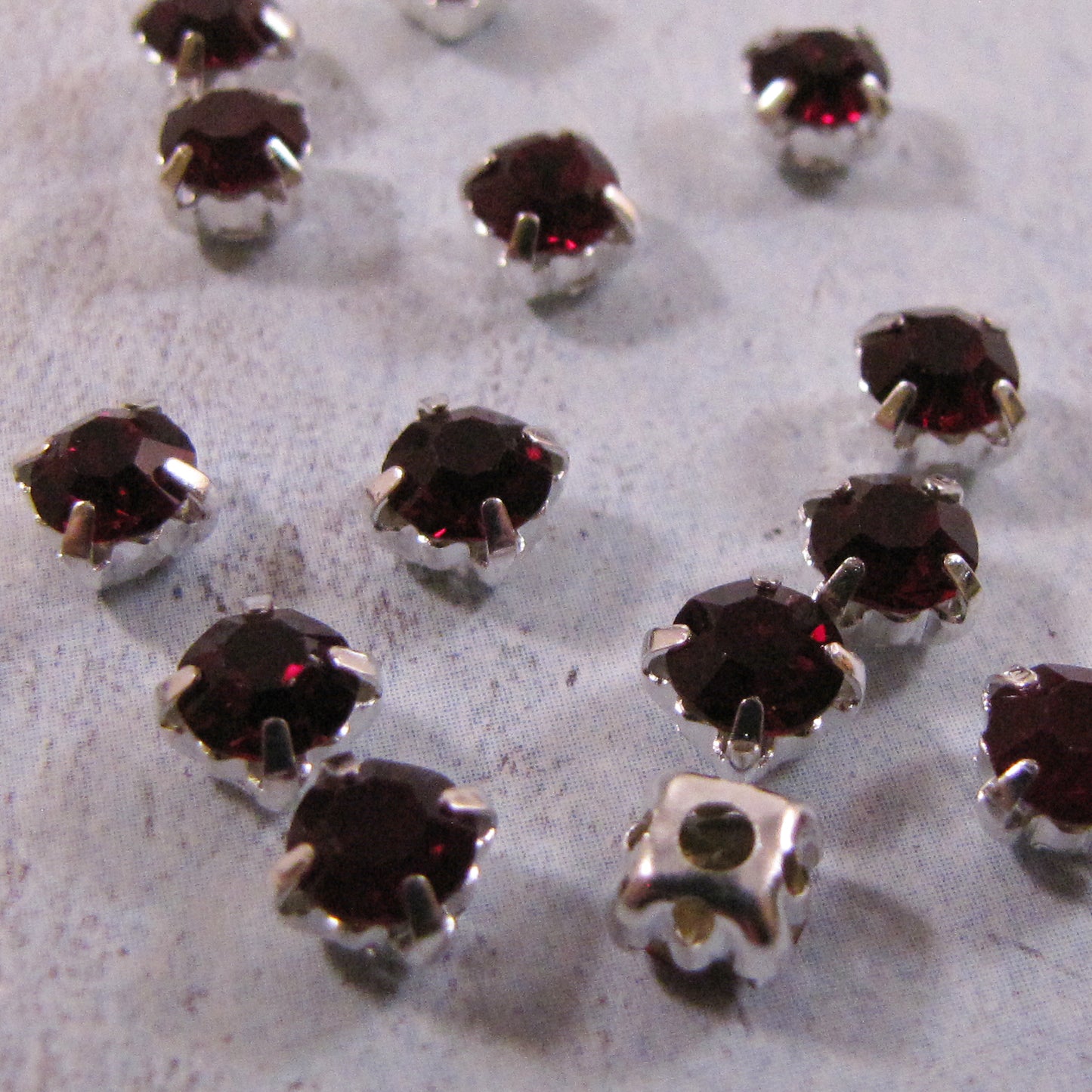 Glass Chaton Montees SS22 (4.9-5.1mm) - choose color & quantity