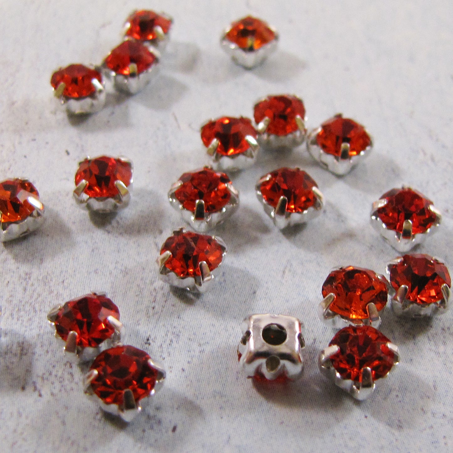 Glass Chaton Montees SS22 (4.9-5.1mm) - choose color & quantity