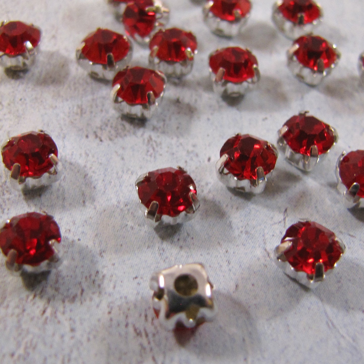 Glass Chaton Montees SS22 (4.9-5.1mm) - choose color & quantity