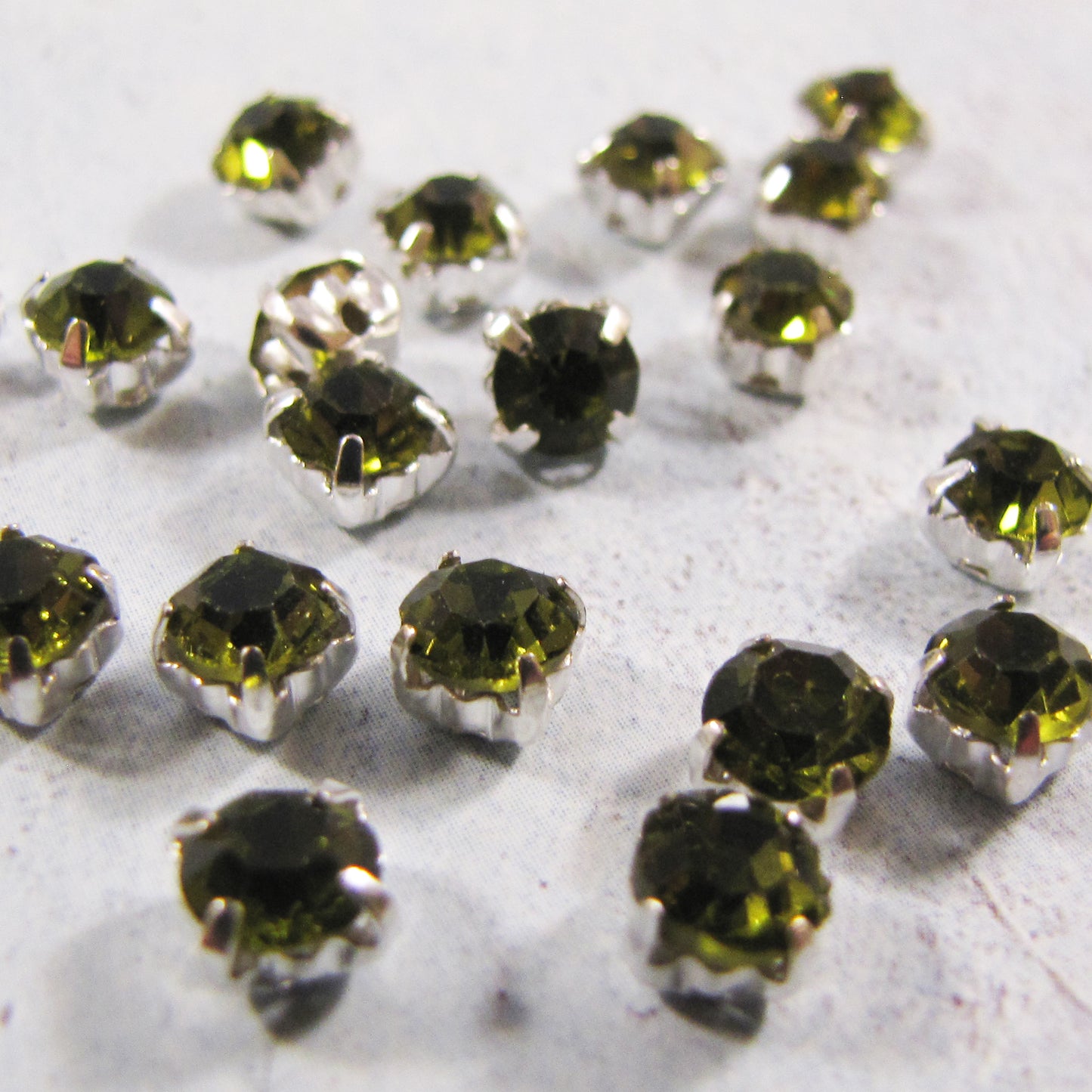 Glass Chaton Montees SS22 (4.9-5.1mm) - choose color & quantity