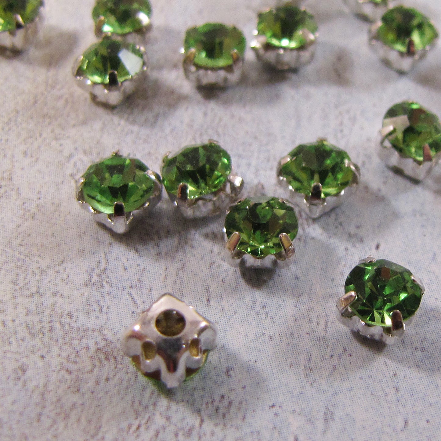 Glass Chaton Montees SS22 (4.9-5.1mm) - choose color & quantity
