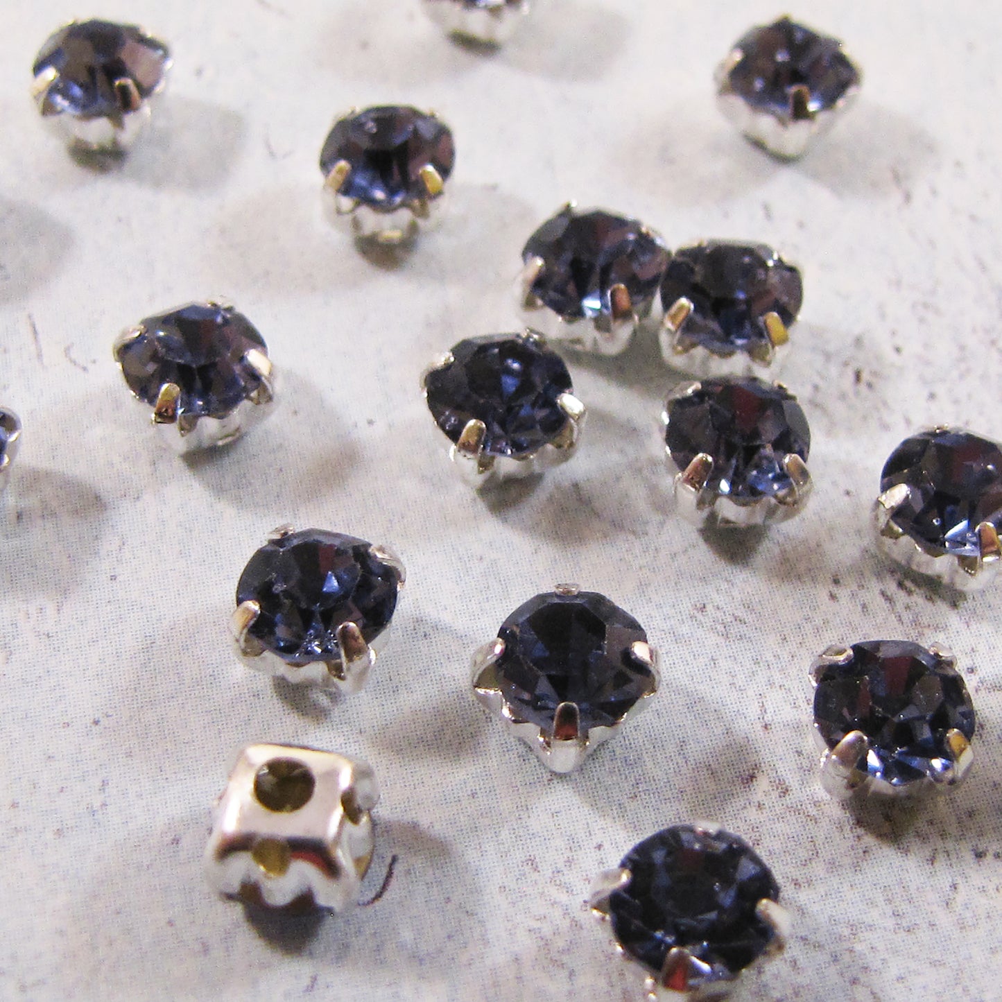 Glass Chaton Montees SS22 (4.9-5.1mm) - choose color & quantity