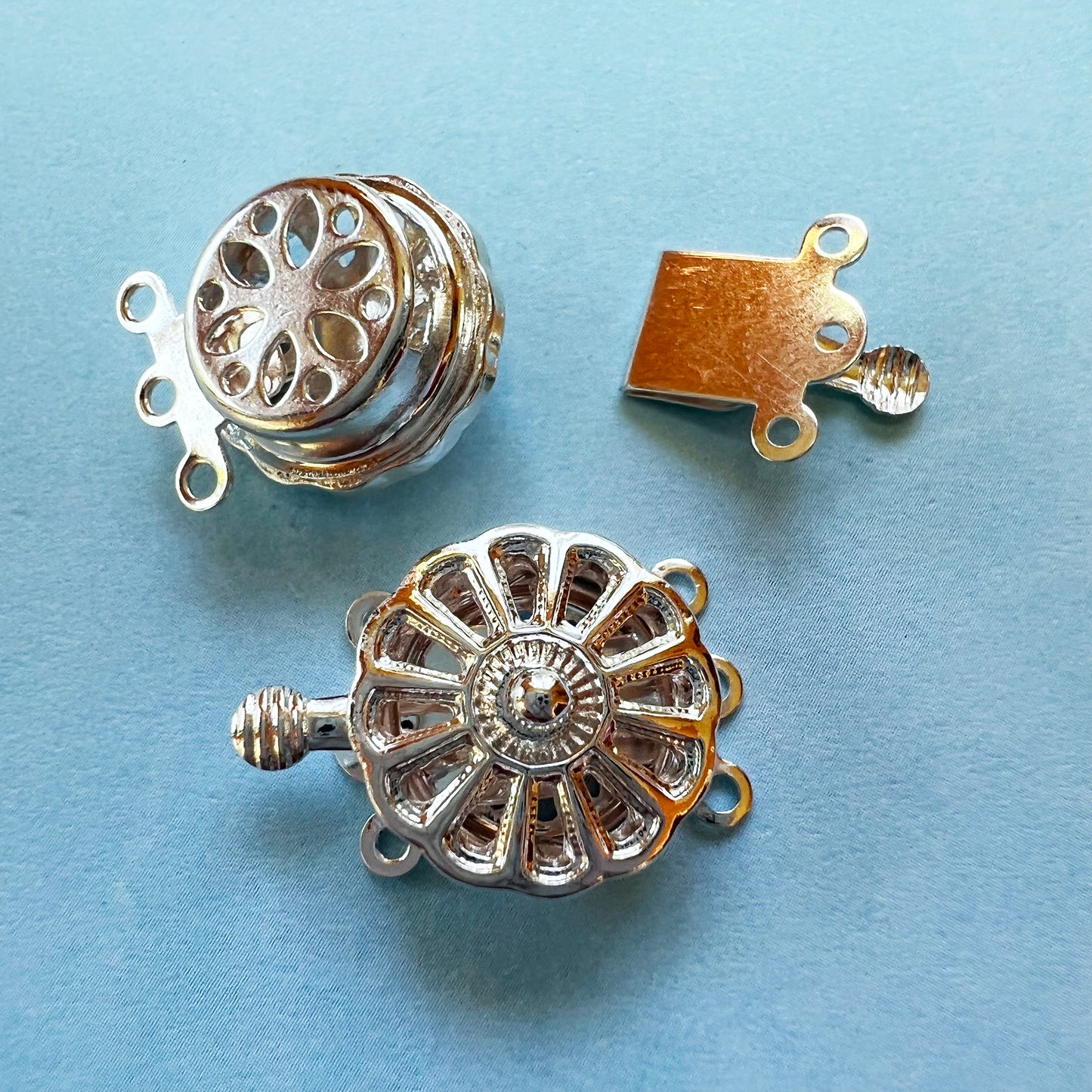 Box Clasp Pie (13x13mm) 3 Hole - Bright Silver