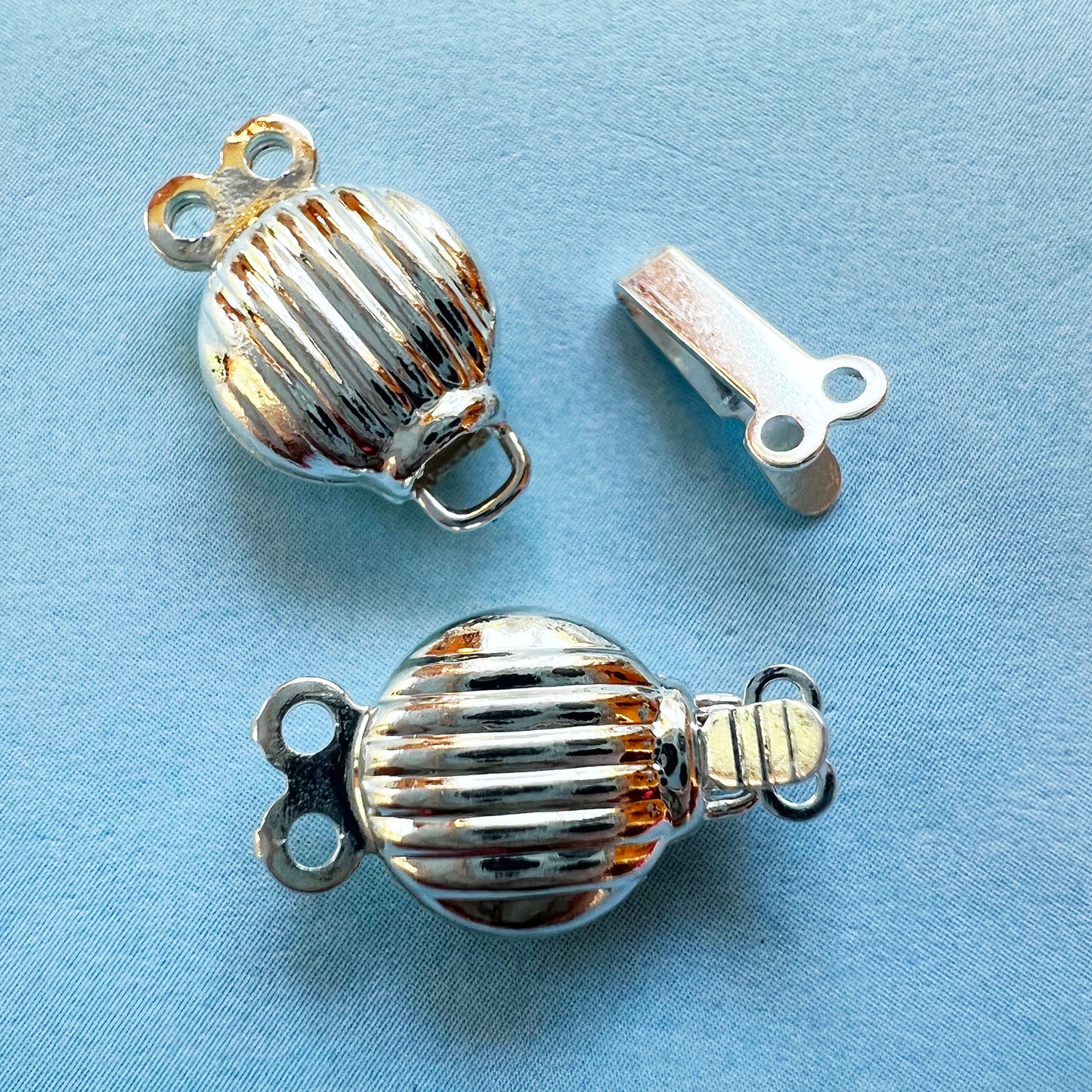 Box Clasp Corrugated Round (8x8mm) 2 Hole - Bright Silver (Pkg of 2)