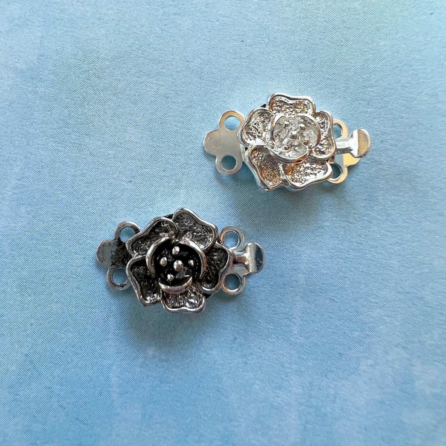 Box Clasp Rose (9x9mm) 2 Hole (1 piece) Bright Silver