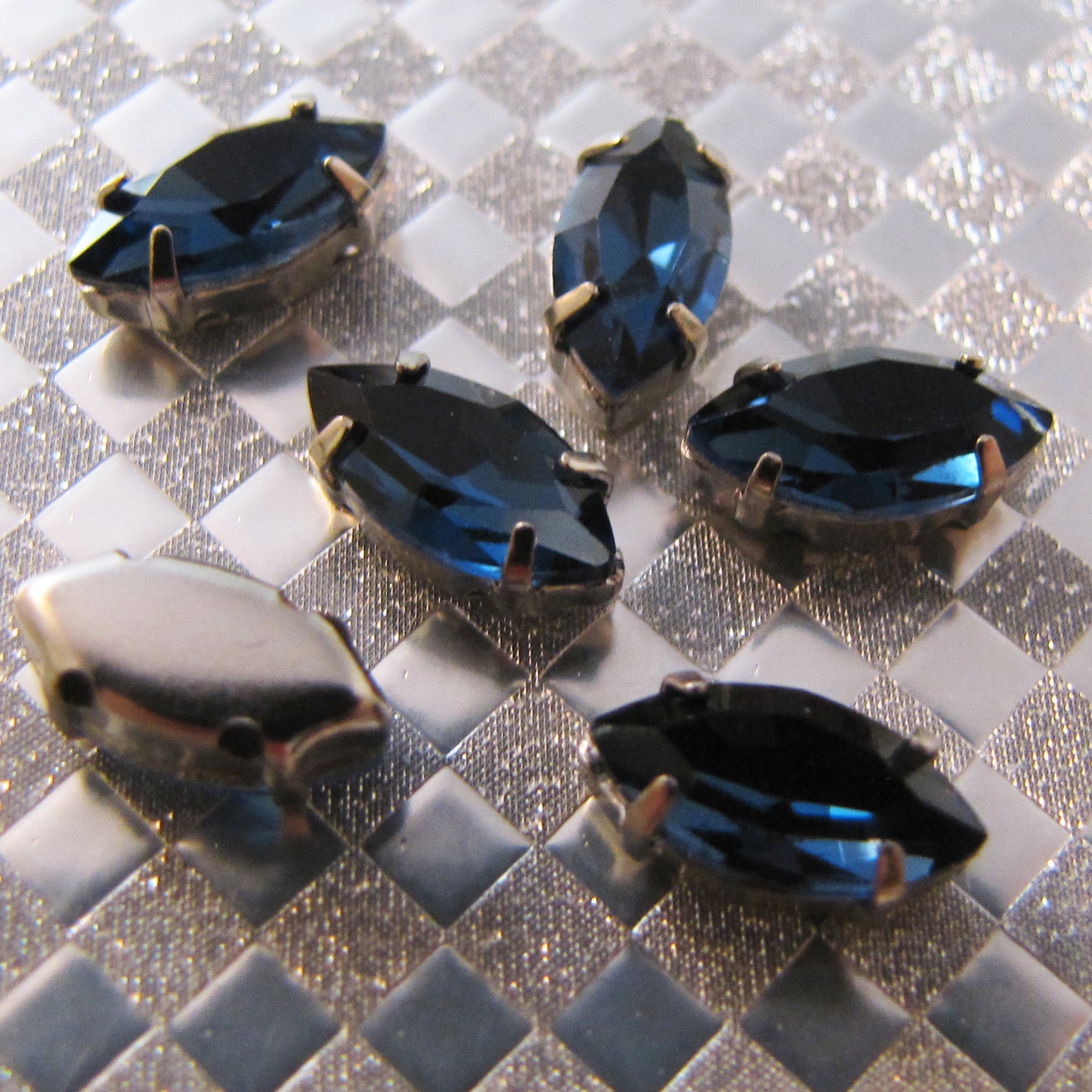 Navette Sew Ons Glass 10mmx5mm