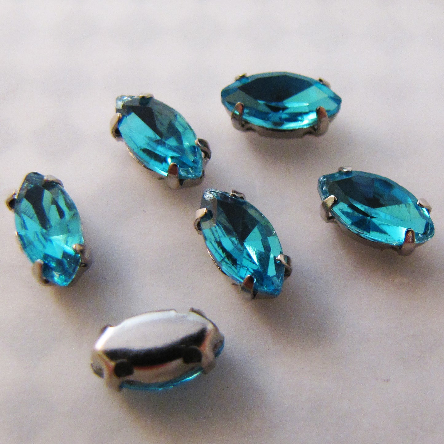 Navette Sew On Glass 8mmx4mm