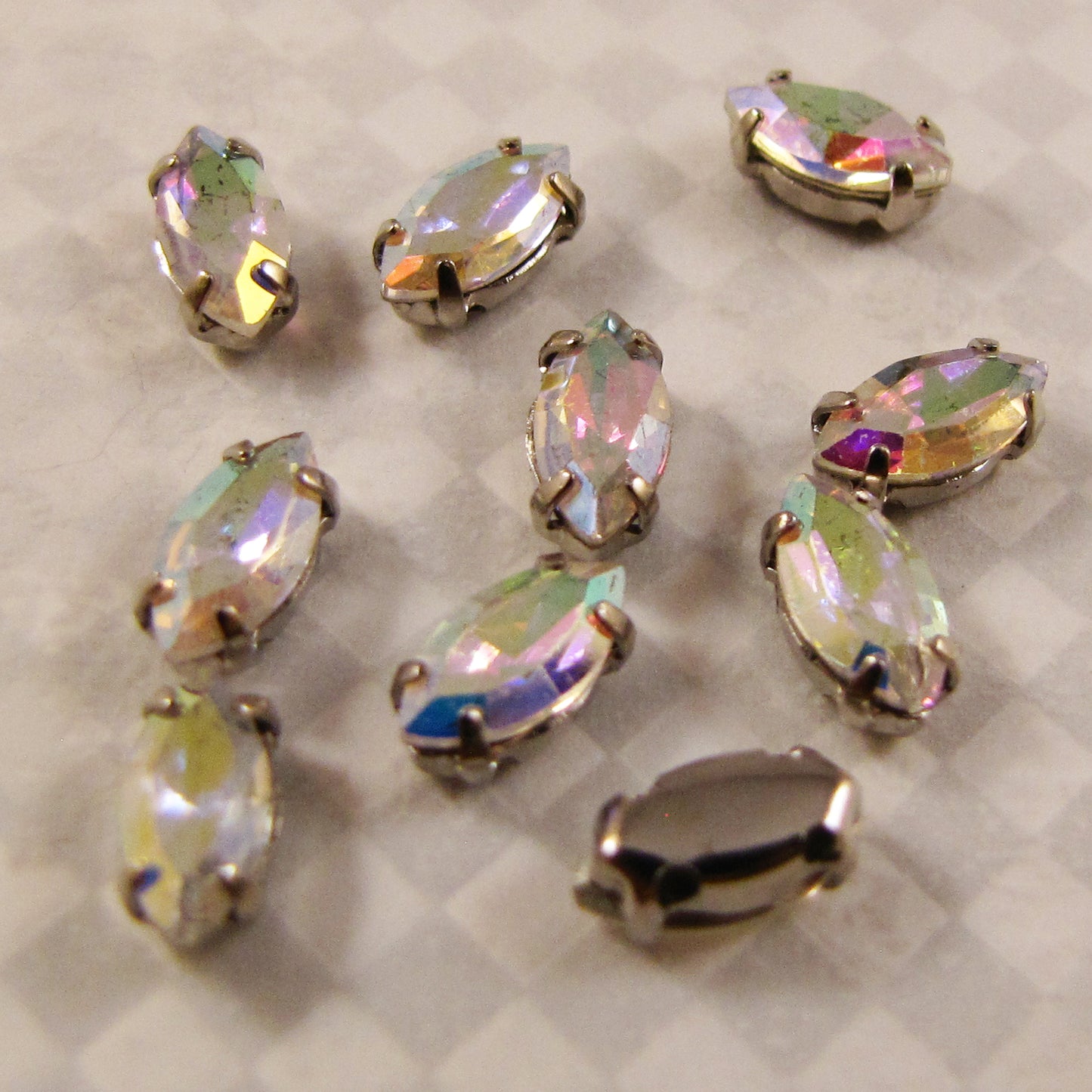 Navette Sew On Glass 8mmx4mm