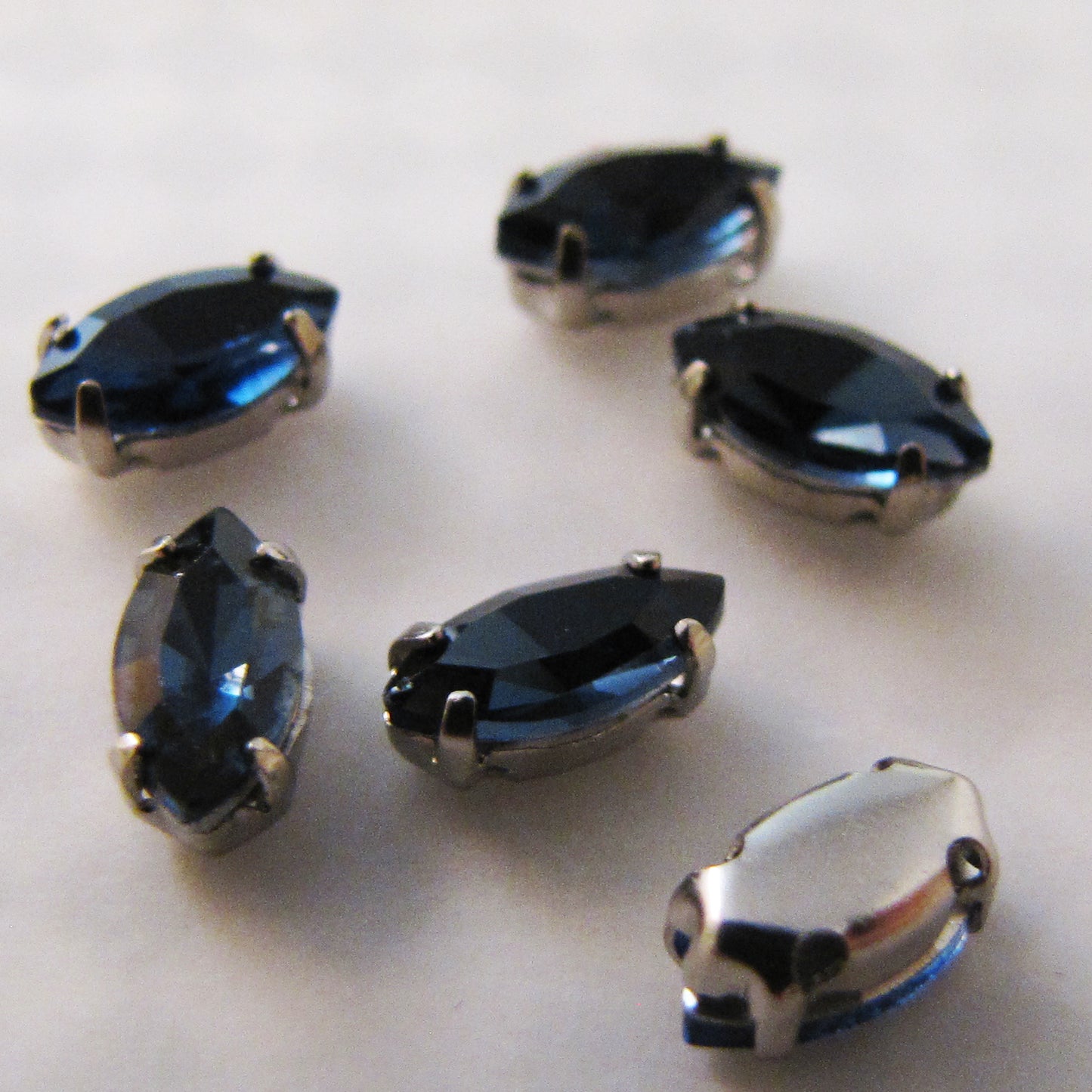 Navette Sew On Glass 8mmx4mm