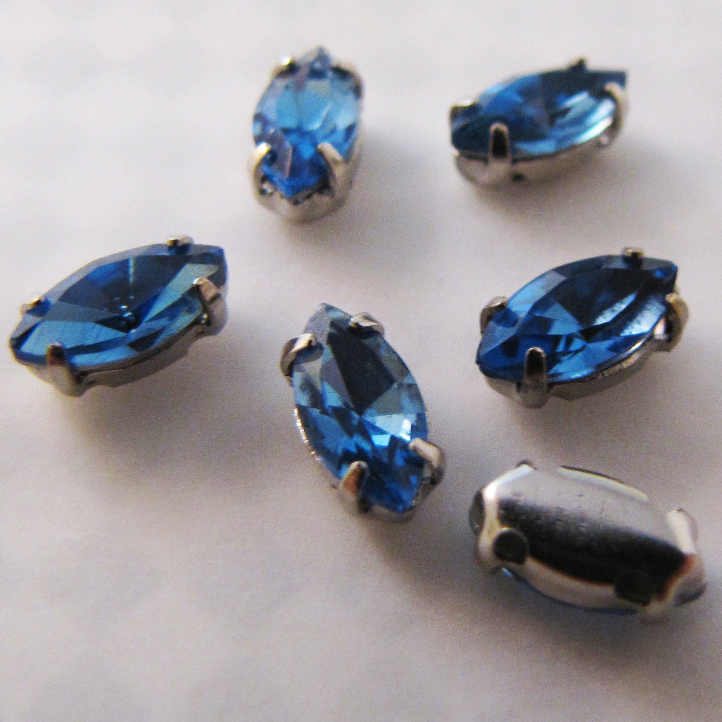 Navette Sew On Glass 8mmx4mm