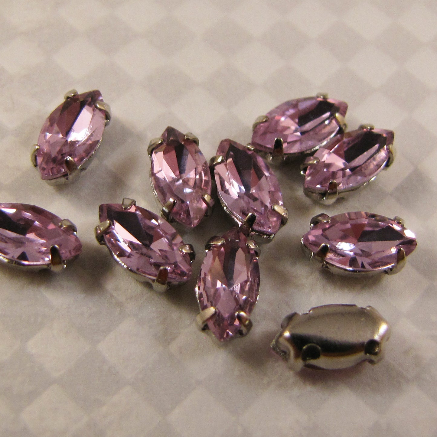 Navette Sew On Glass 8mmx4mm