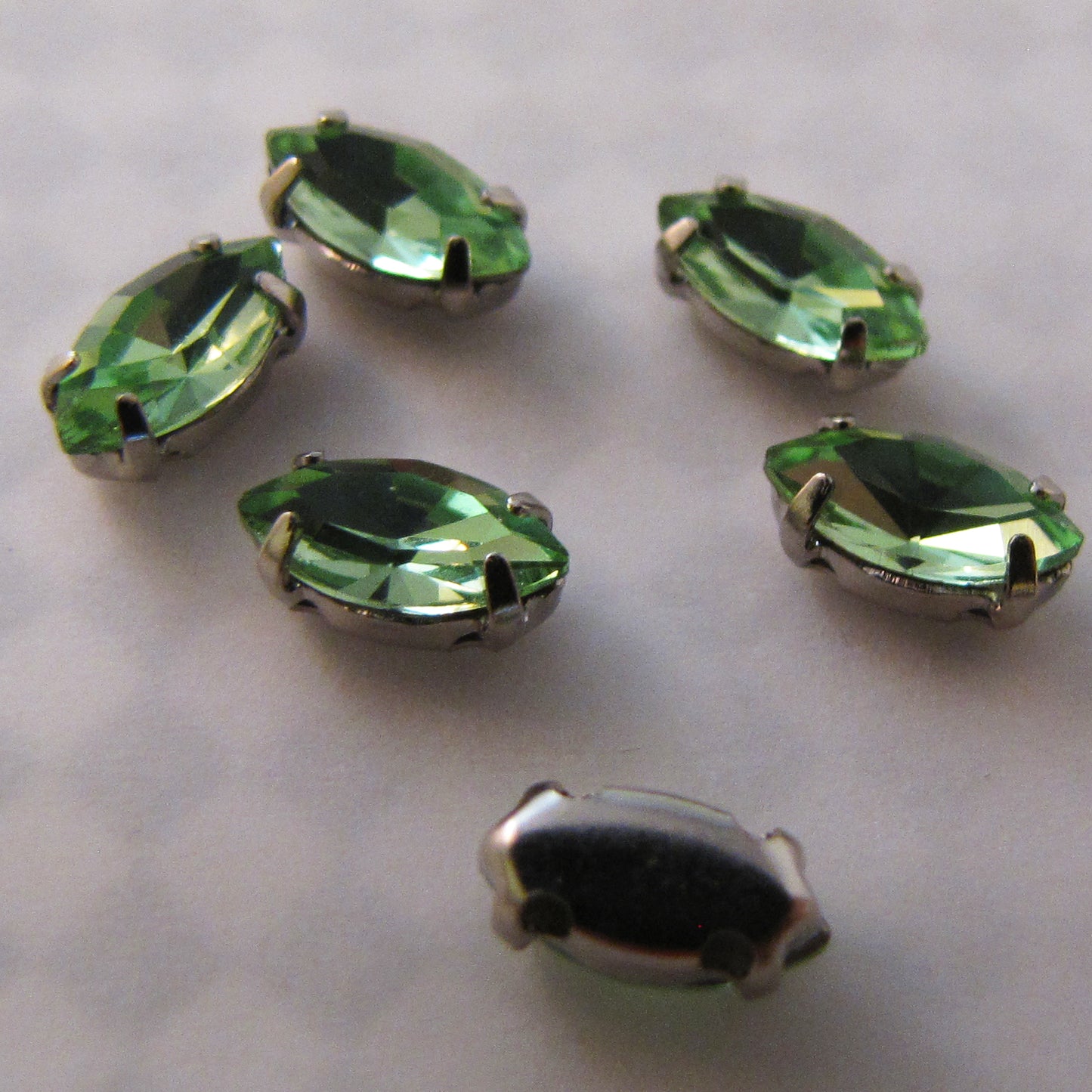 Navette Sew On Glass 8mmx4mm