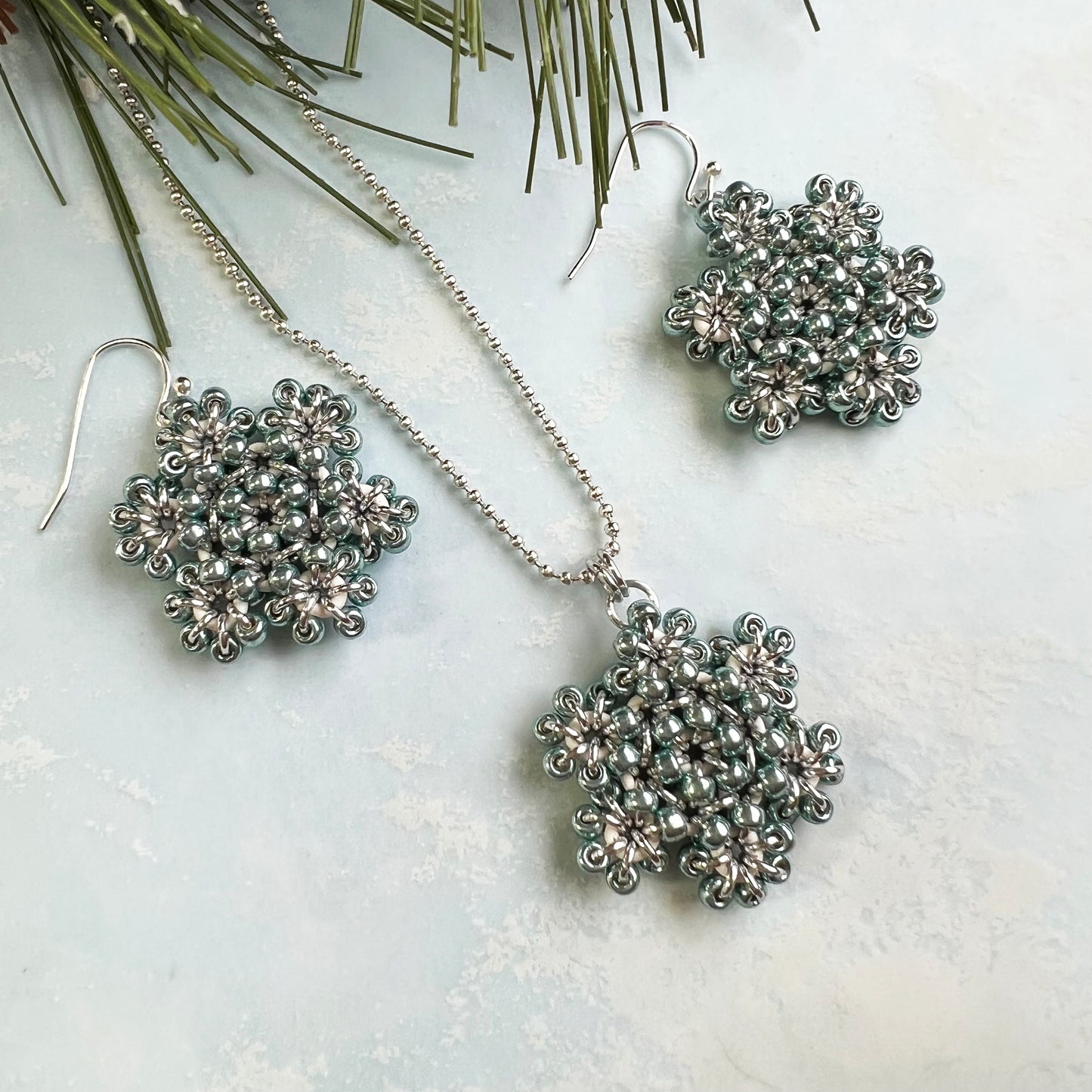 Reversible Beaded Mini Snowflakes Kit with Video Class - White Silver Sea Foam
