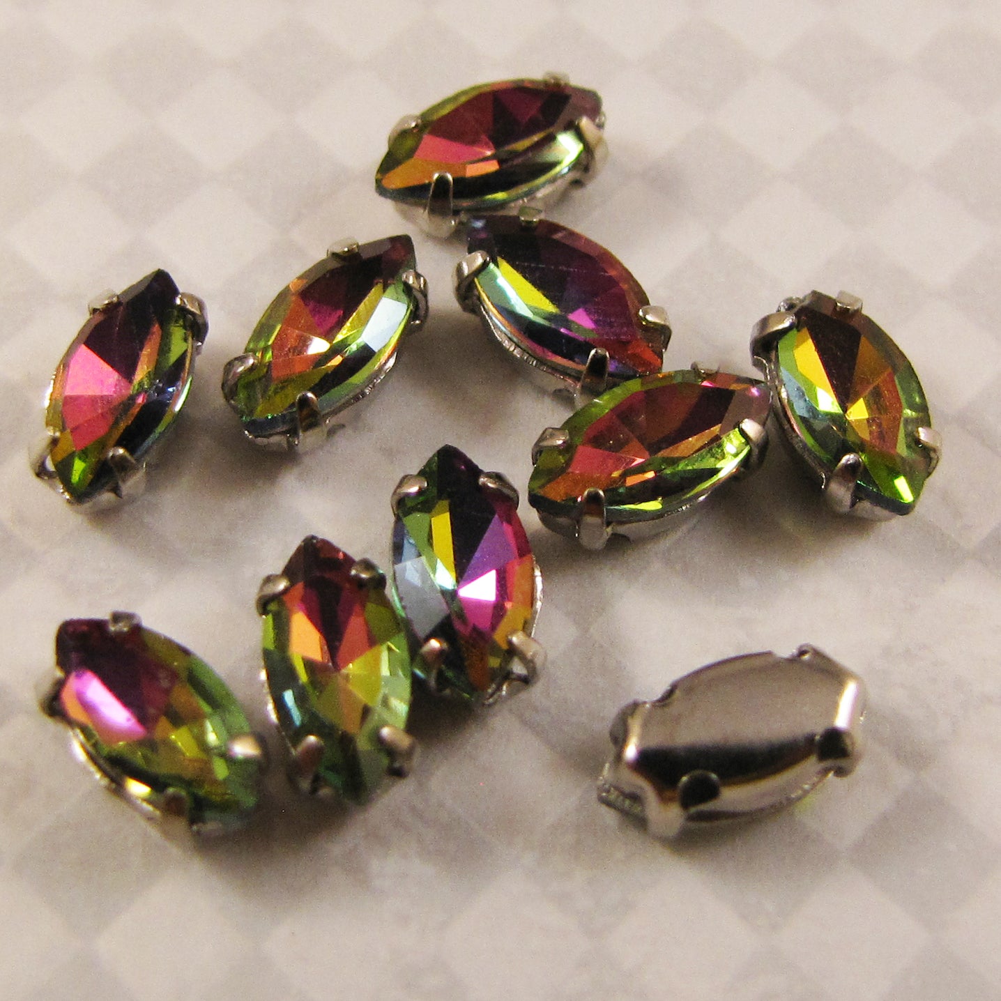 Navette Sew On Glass 8mmx4mm