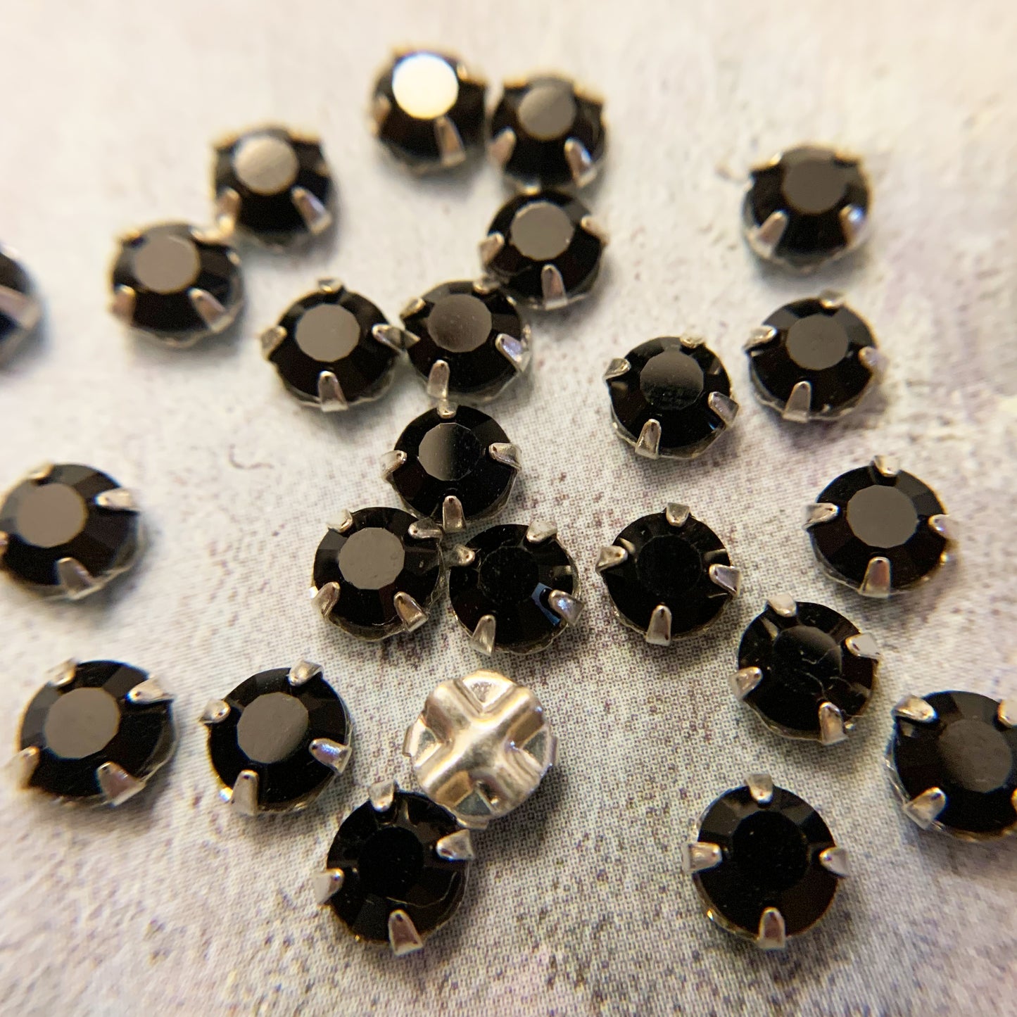 20SS Rose Montees Preciosa (4.6-4.8mm) - Rose Montee