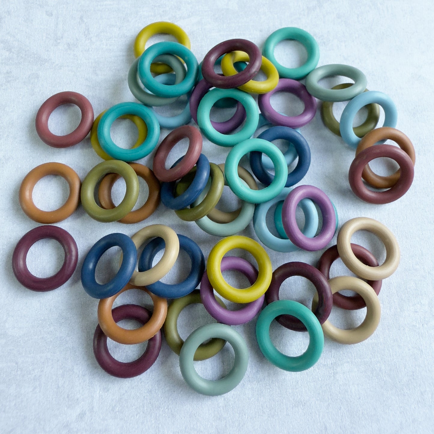 10mm EPDM Rubber O-Rings (ID: 6mm) - Hand Picked 12 Color Rainbow (4 of each color) - choose mix