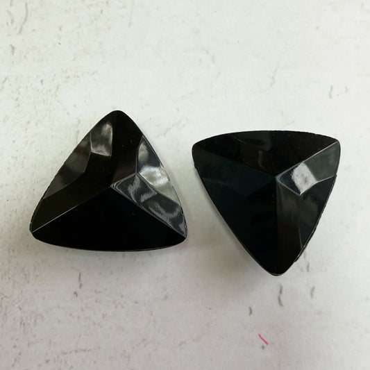 23mm Triangle Rivoli - German Table Cut Glass - Jet Black (1)