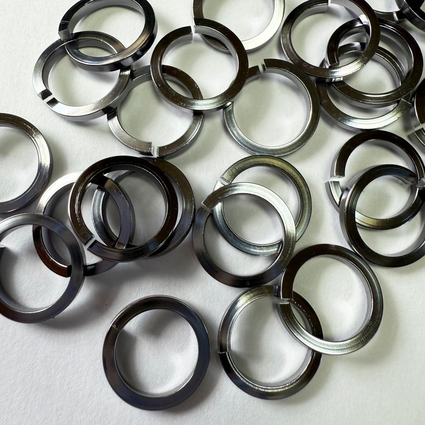 Square 16g 3/8" Jump Rings (SWG)