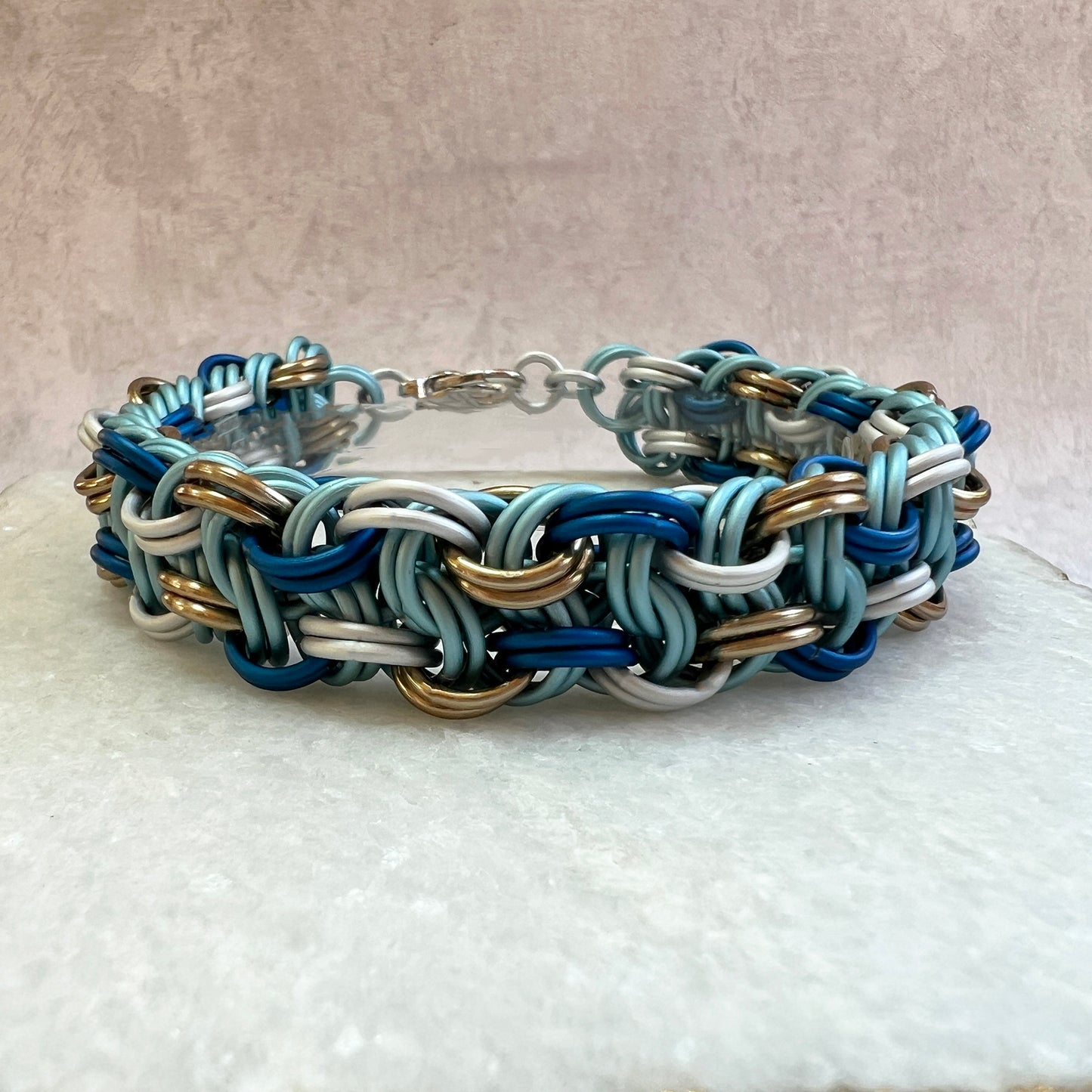 Kinged Vipera Berus Bracelet Kit with FREE video - Matte Sky Blue, Champagne, Matte Royal Blue & Frost